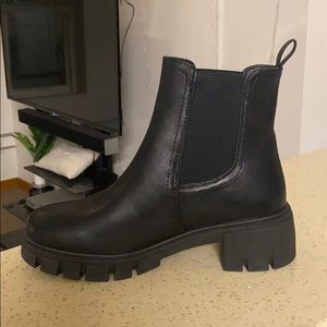 Black Chelsea boots